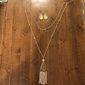 Beautiful gold necklace and earrings ❤️